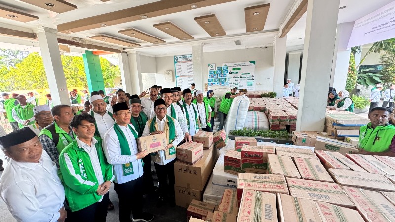 Ketum PPP Muhamad Mardiono melepas bantuan untuk korban bencana alam di Aceh. (Foto: Istimewa)