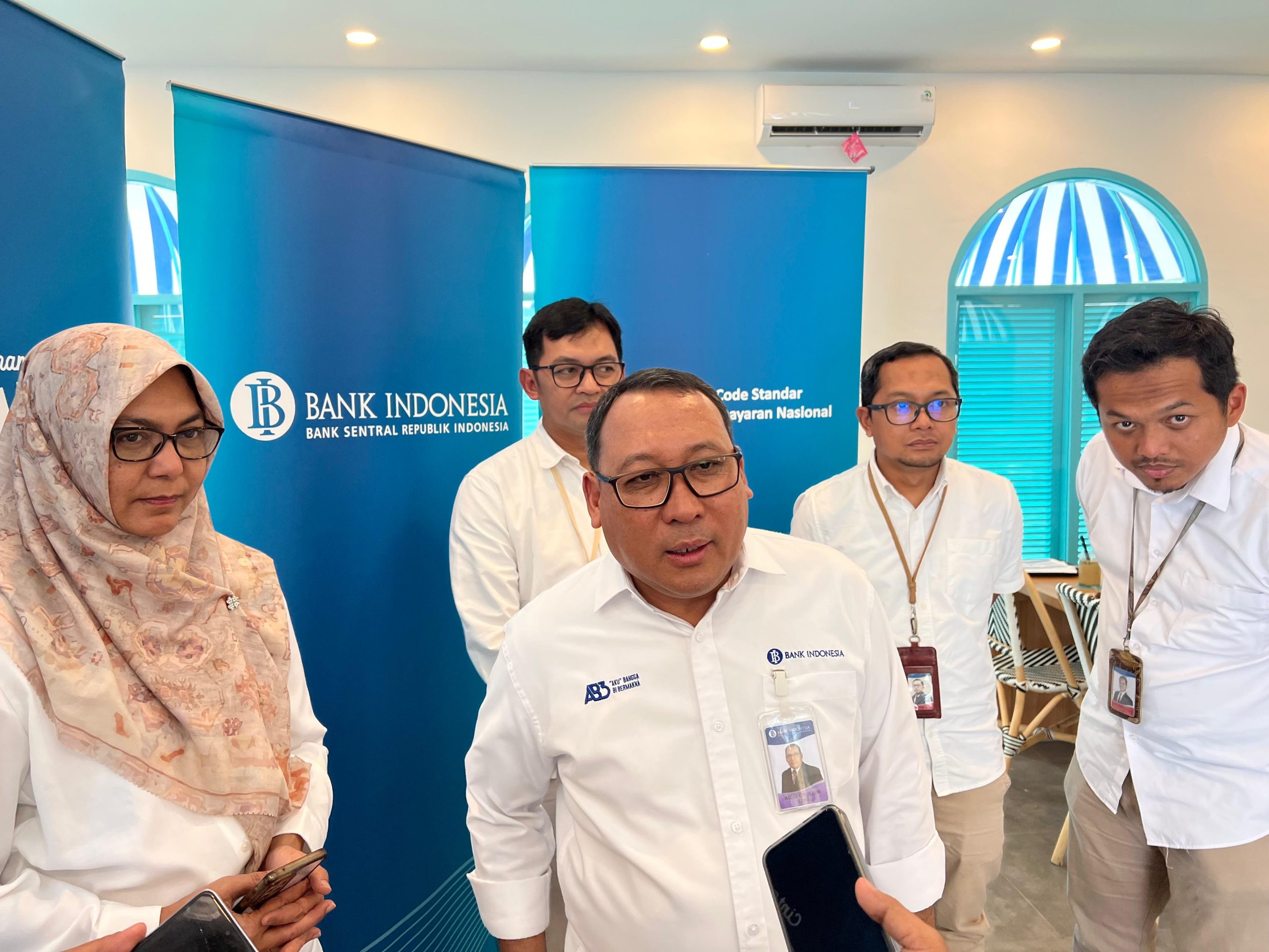 Kepala Perwakilan Bank Indonesia Provinsi Aceh, Agus Chusaini usai kegiatan bincang bincang bareng media di Banda Aceh, Rabu 21 Januari 2026. (Foto: Nukilan/Rezi)