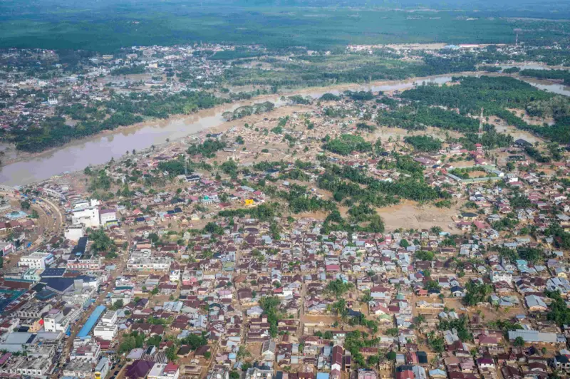 Banjir bandang dan longsor yang melanda Aceh. (Foto: Antara)