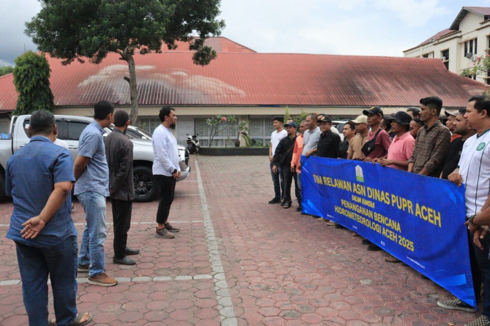 PUPR Aceh Kirim Relawan Bersihkan Sekolah Terdampak Bencana di Aceh Tamiang