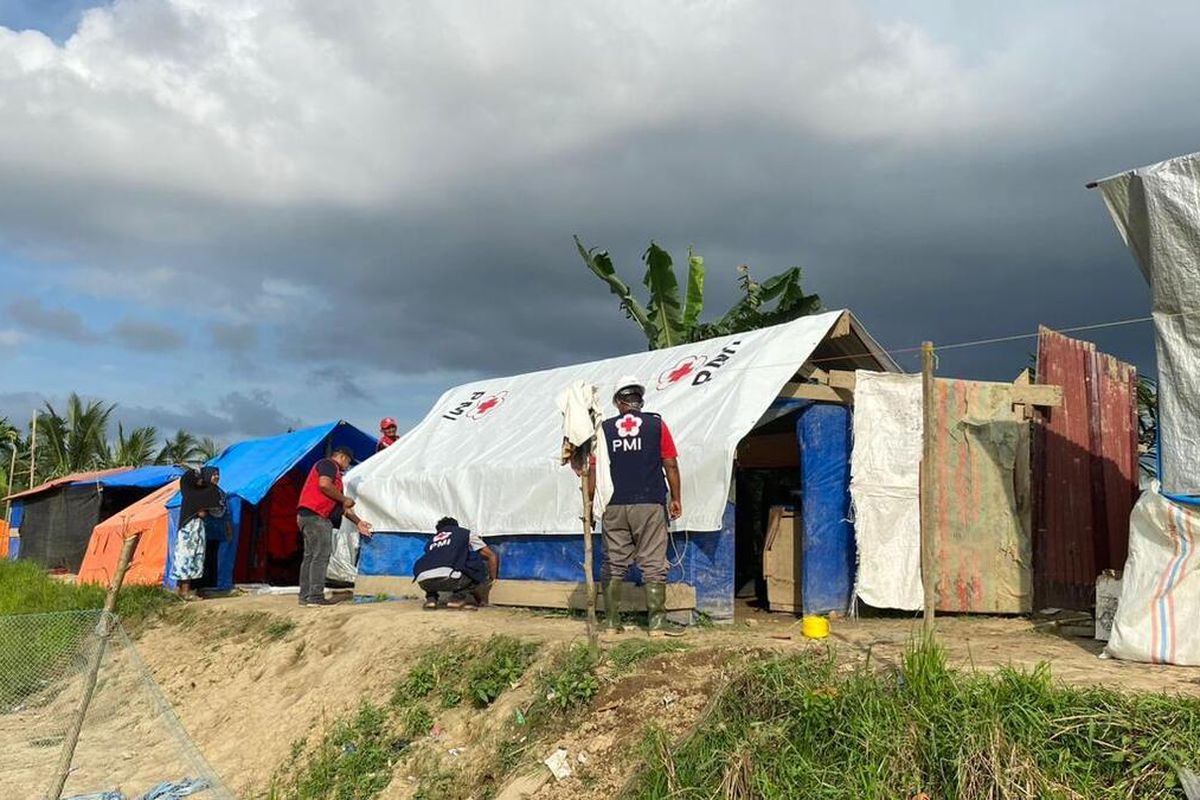 Tenda pengungsi korban banjir di Desa Simpang Tiga, Kecamatan Langkahan, Kabupaten Aceh Utara, Provinsi Aceh, Selasa (20/1/2026). (FOTO: KOMPAS.COM/MASRIADI SAMBO)