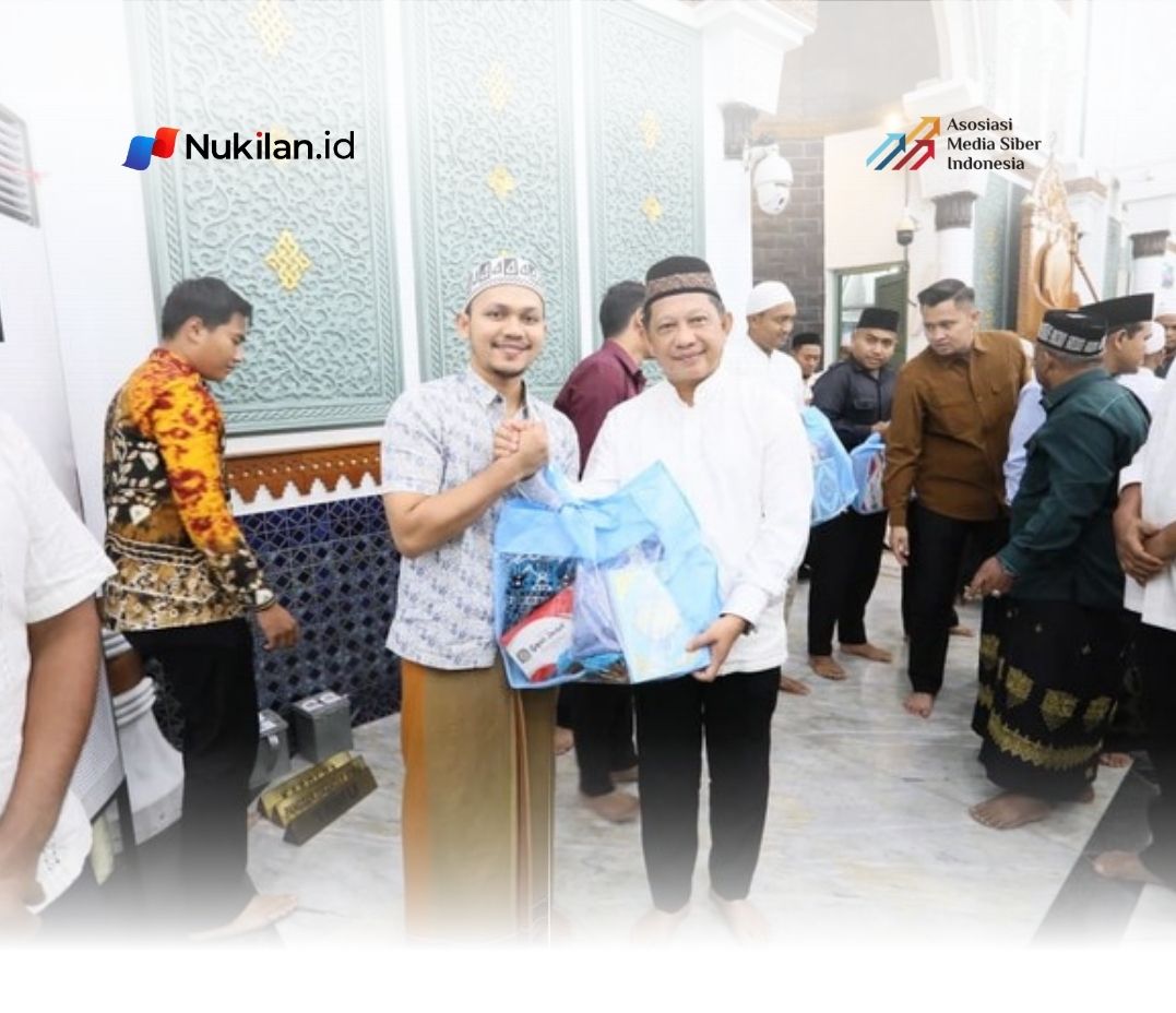Mendagri Tito Karnavian Serahkan Bantuan untuk Warga Aceh. (Foto: Kmendagri)