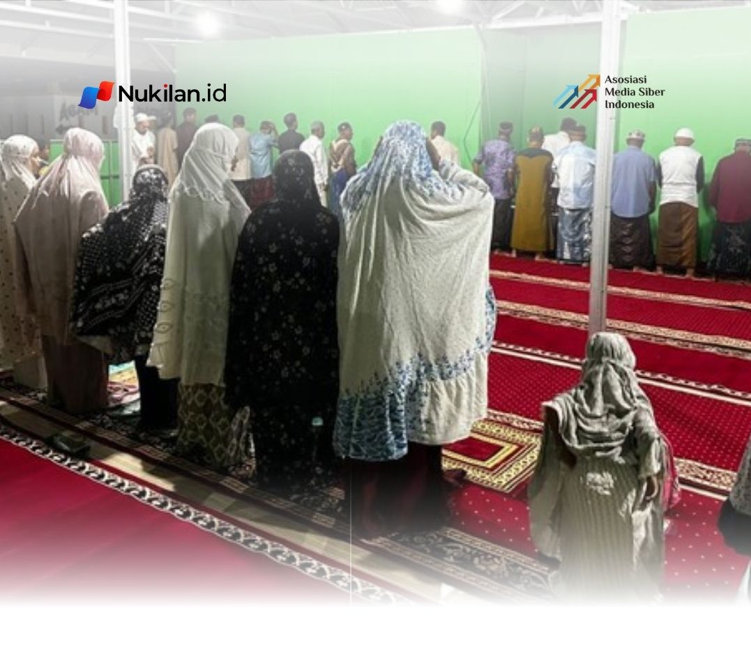 Tarawih di Musala Darurat, Warga Terdampak Bencana Aceh Tetap Khusyuk Sambut Ramadan