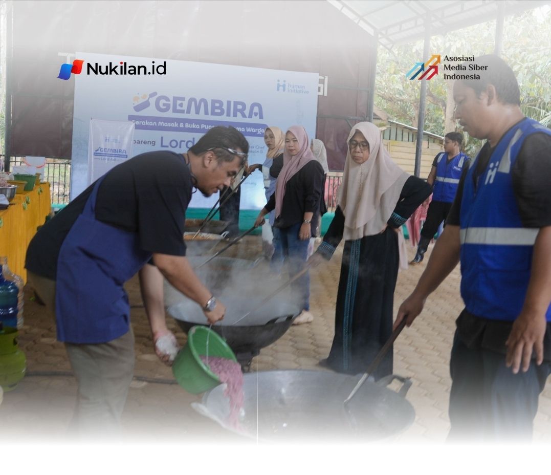Program Gerakan Masak dan Buka Puasa Bersama Warga (Gembira) yang mempertemukan Lord Adi, warga, relawan, tokoh masyarakat, serta perwakilan pemerintah daerah di Aceh Tamiang. (Foto: Dok. Human Initiative)