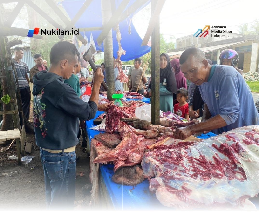 Penjual Daging Meugang di Aceh Selatan. (Foto: For Nukilan)