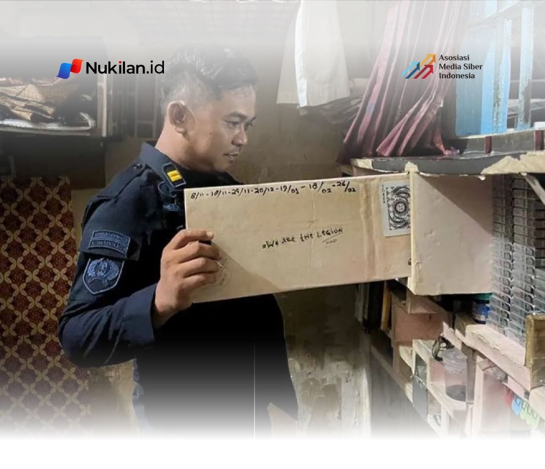 Petugas memeriksa kamar narapidana dalam razia di Rutan Kelas IIB Banda Aceh di Aceh Besar, Selasa (24/2/2026) malam. (Foto: Humas Rutan Banda Aceh)