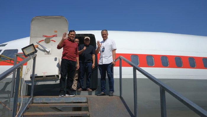 Wagub Aceh Tinjau Pembangunan Boeing 737 untuk Wahana Manasik di Asrama Haji. (Foto: Humas Aceh)