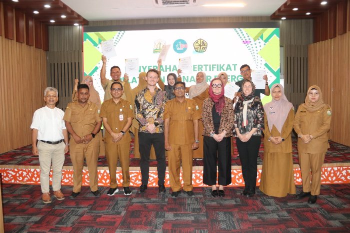 Sinergi Internasional Perkuat Transisi Energi Aceh, Enam ASN Resmi Kantongi Sertifikat Manajer Energi BNSP. (Foto: For Nukilan)