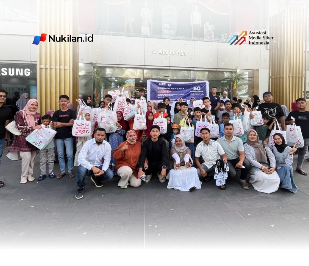 Ikatan Alumni SMA Negeri 2 Unggul Ali Hasjmy (IKASA) menggelar kegiatan sosial dengan menyantuni 50 anak yatim di wilayah Kabupaten Aceh Besar melalui pemberian paket baju Lebaran menjelang Hari Raya Idulfitri. (Foto: For Nukilan)