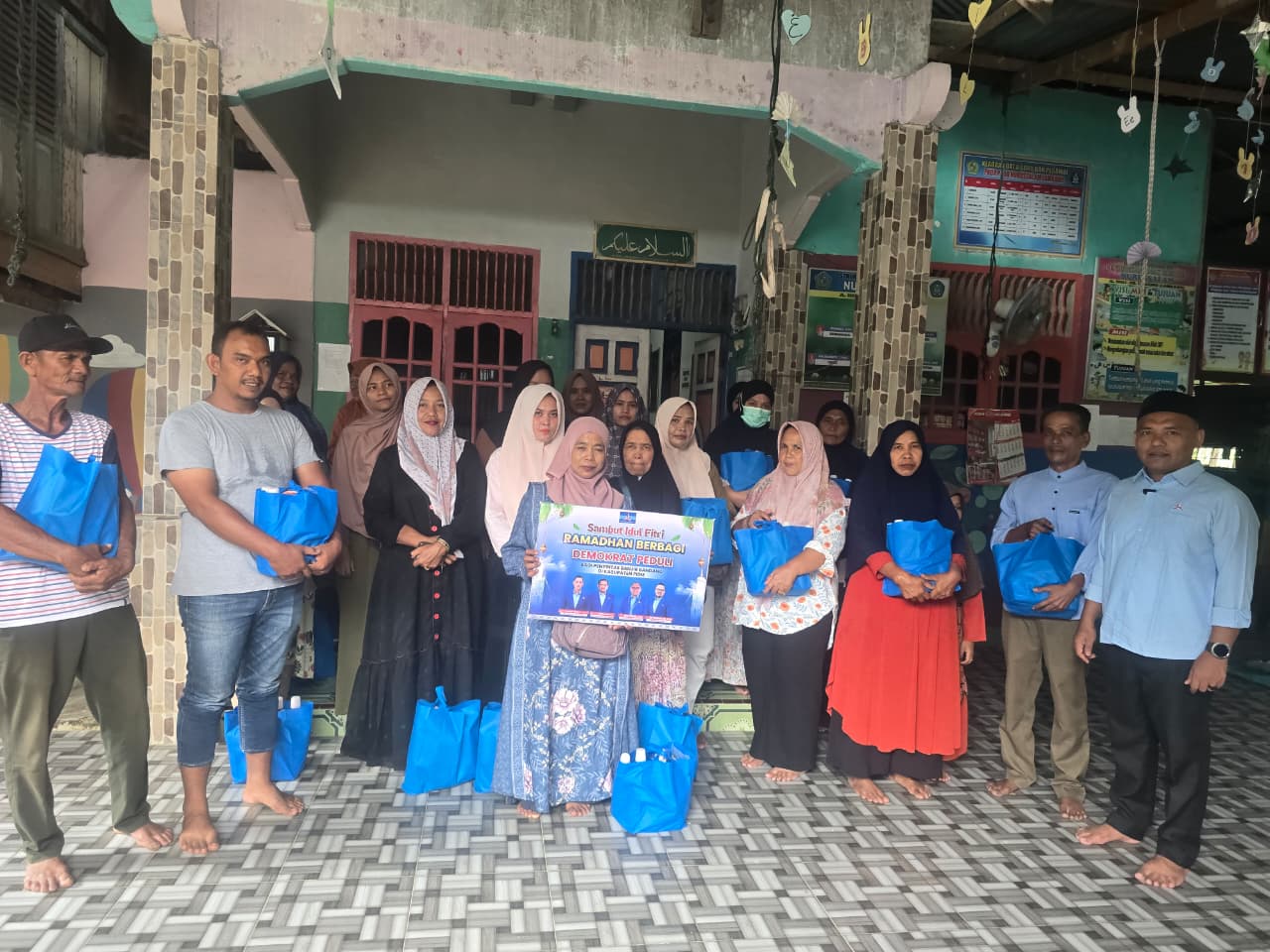 Sambut Idulfitri, Demokrat Pidie Salurkan Bantuan untuk Warga dan Penyintas Banjir Bandang