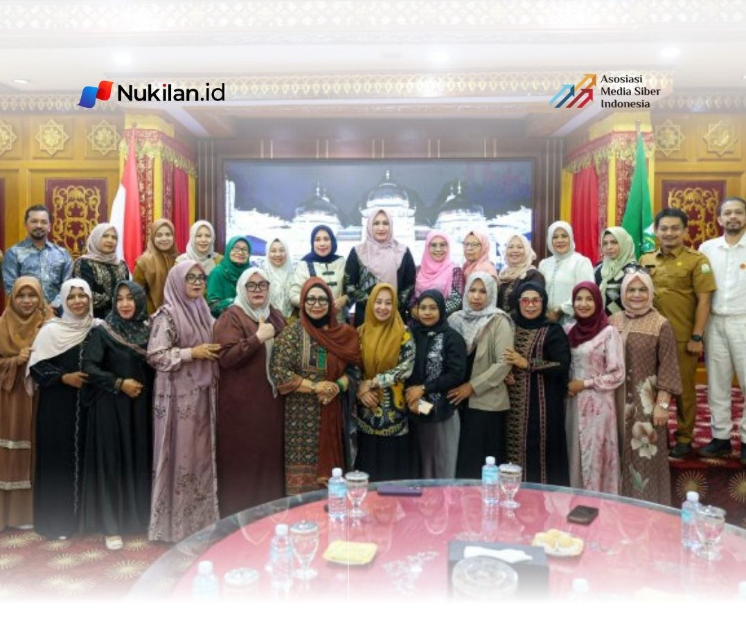 Ketua TP PKK Aceh sekaligus Ketua Dekranasda Aceh, Marlina Muzakir, mengajak seluruh jajaran pengurus Dekranasda untuk segera menginventarisasi para pengrajin yang terdampak bencana di 18 kabupaten/kota di Aceh. (Foto: For Nukilan)