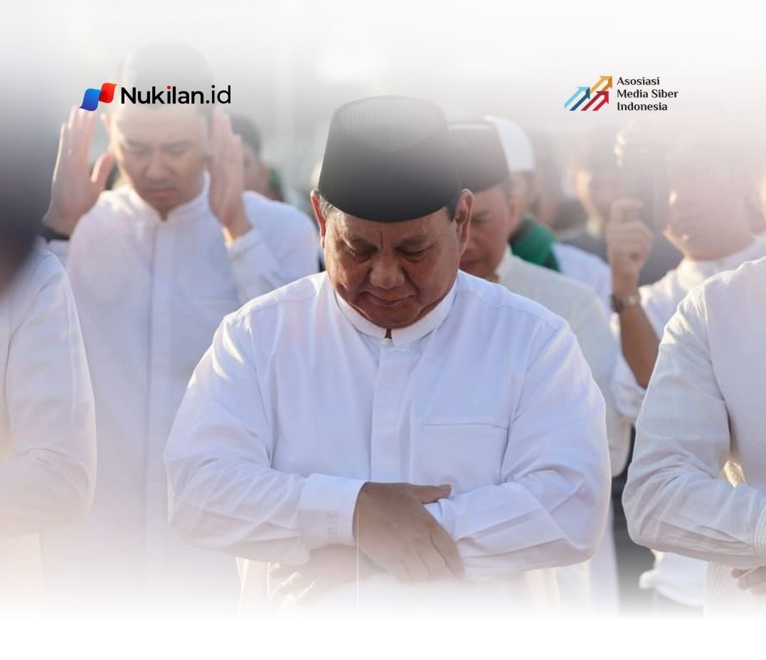 Presiden Praowo saat melaksanakan salat id. (Foto: detak.co)