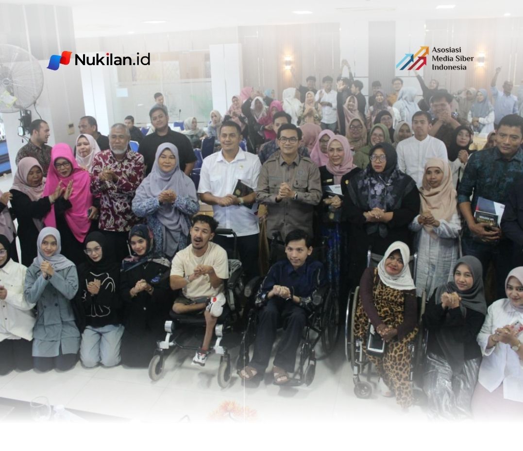 30 komunitas dan lembaga dari berbagai latar belakang berkumpul dalam forum Rapat Dengar Pendapat Umum (RDPU) “Suara Warga” yang digagas Gerakan Anti Korupsi (GeRAK) Aceh di aula gedung DPRK Banda Aceh, Kamis (30/4/2026). (Foto: For Nukilan)