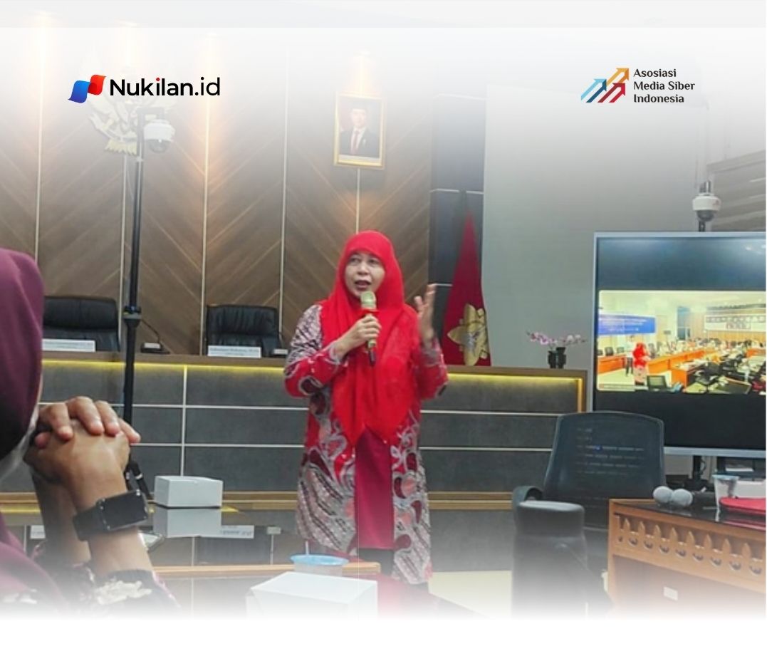 Dosen Fakultas Ilmu Sosial dan Ilmu Politik (FISIP) Universitas Muhammadiyah Jakarta (UMJ), Dr. Debbie Affianty, menyoroti isu keadilan iklim dan peran perempuan dalam forum regional Talking ASEAN and Regional Dialogue 2026 #1 yang digelar di Fakultas Hukum Universitas Syiah Kuala, Banda Aceh, Selasa (21/04/2026). (Foto: For Nukilan)