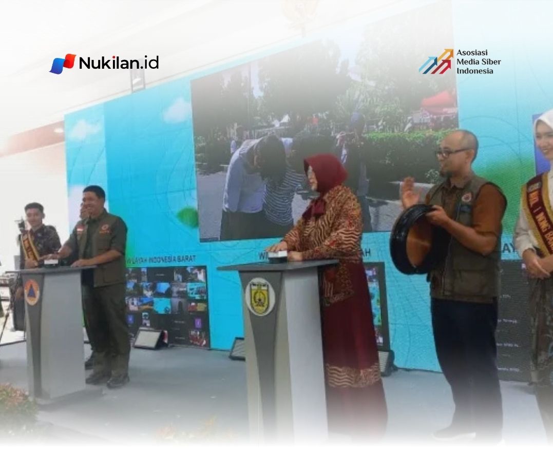 Momentum kepala BNPB, Letjen TNI Dr. Suharyanto DAN Walikota Banda Aceh, Illiza Sa'aduddin Djamal saat menghidupakan Sirine tanda bencana. (Foto: RRI/Sindi)