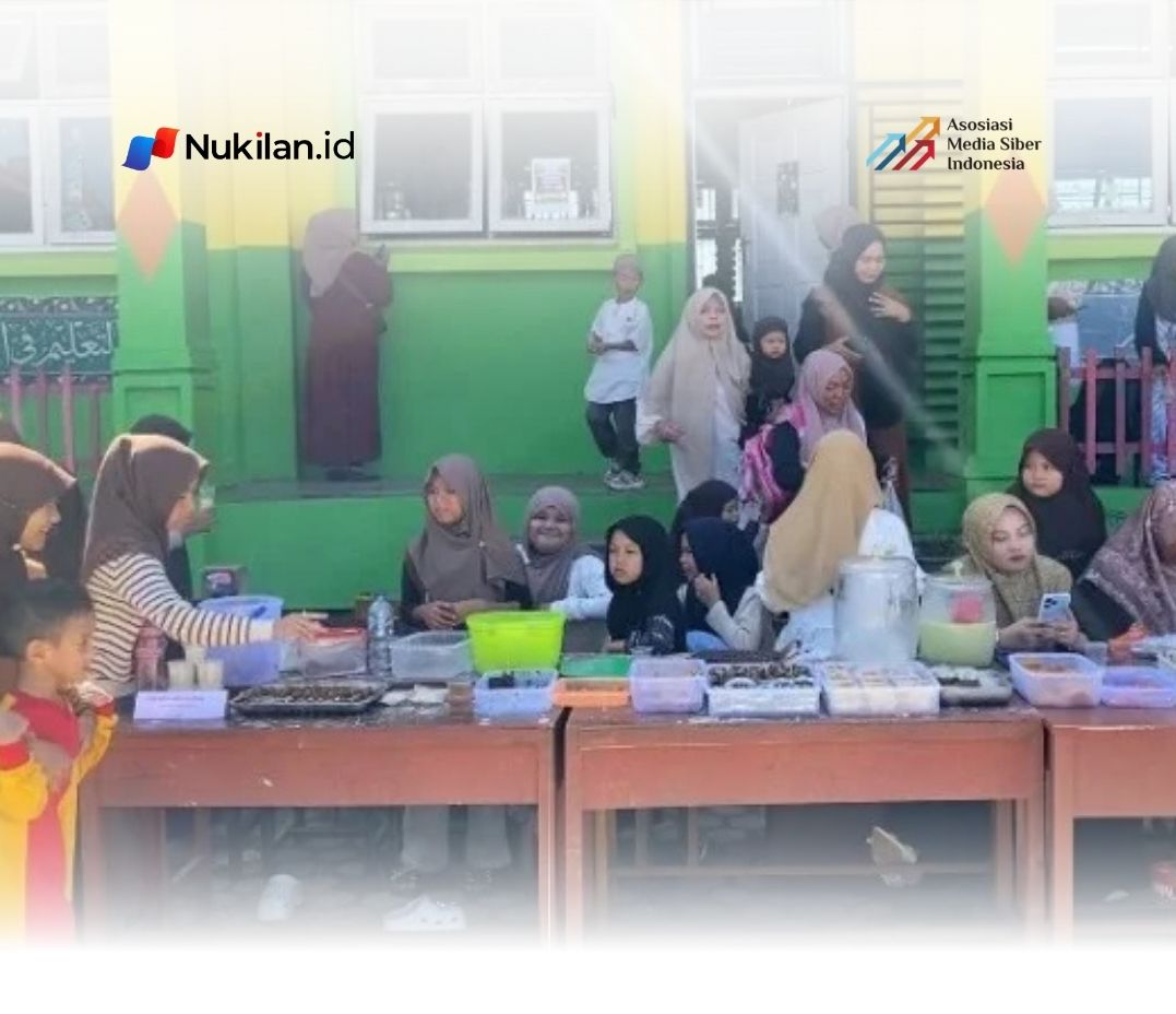 Bazar UMKM saat pelaksanaan Sistem Penerimaan Murid Baru (SPMB) tahun ajaran 2026/2027 di Madrasah Ibtidaiyah Negeri 16 Aceh Barat, Sabtu, 11 April 2026. (Foto: RRI)