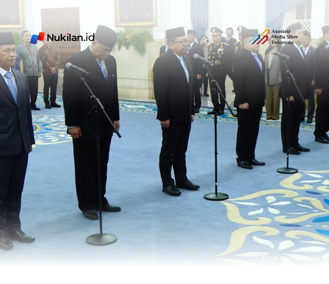 Pelantikan pejabat baru di reshuffle kabinet. (FOTO: YouTube Istana Kepresidenan)