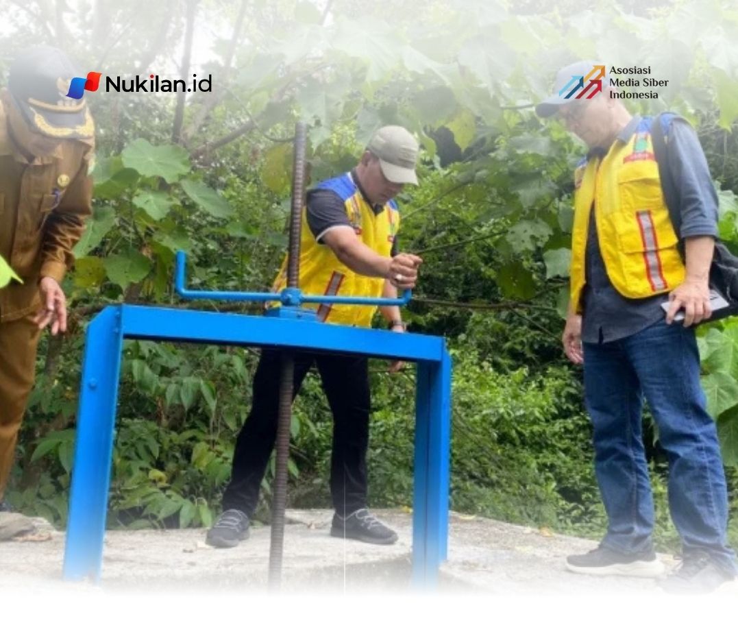 Bupati Aceh Besar, H. Muharram Idris tinjau lokasi pembangunan Irigasi Gampong Ulee Paya di Pulau Breuh, Kecamatan Pulo Aceh, Senin 27 April 2026. (Foto: MC Aceh Besar)