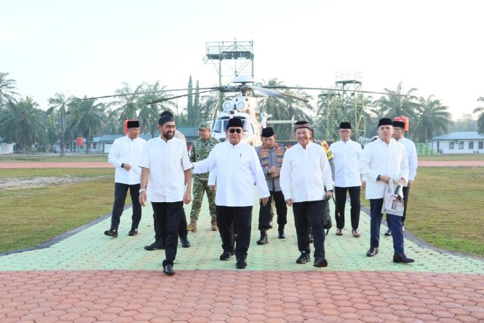 Presiden Prabowo Salat Idul Fitri di Aceh Tamiang, Disambut Gubernur dan Wagub. (FOTO: HUMAS ACEH)