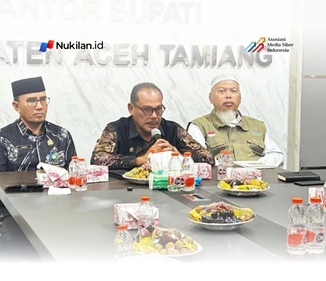 Pelaksana Tugas (Plt) Sekretaris Daerah Aceh Tamiang, Drs. Syuibun Anwar, menerima kunjungan lembaga Markaz Bersama Assunnah (MBA) beserta rombongan di ruang kerja Sekda, Kamis (16/04/2026). (Foto: For Nukilan)