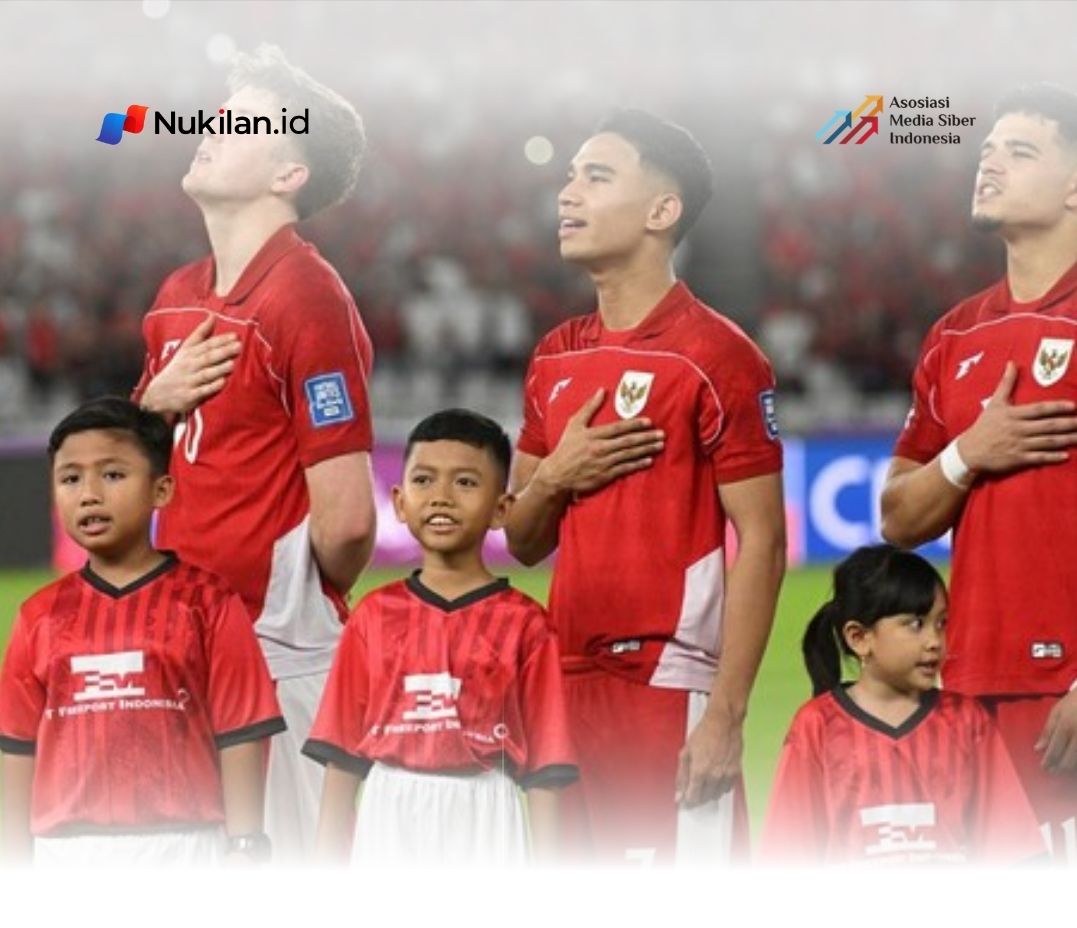 Pemain Timnas Indonesia saat menyanyikan lagu Indonesia Raya. (ANTARA FOTO/Hafidz Mubarak A)