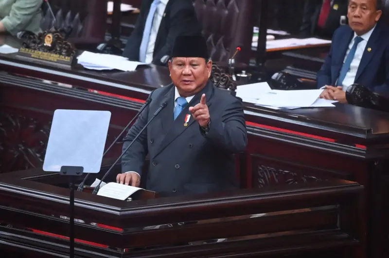 Presiden Prabowo Subianto menyampaikan pidato dalam Rapat Paripurna ke-19 DPR RI Masa Persidangan V Tahun Sidang 2025-2026 di kompleks Parlemen, Jakarta, Rabu (20/5/2026). (Foto: Antara/Rivan Awal Lingga)