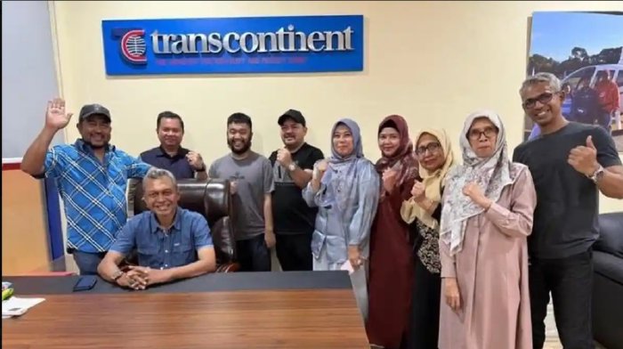 CEO PT Trans Continent, Ismail menerima kunjungan Plt. Kepala Distanbun Aceh, Dr Ir Azanuddin Kurnia, SP, MP, IPU, ASEAN Eng, beserta rombongan di komplek industri Trans Continent di Kabupaten Gorontalo, Provinsi Gorontalo. (Foto: Ist)