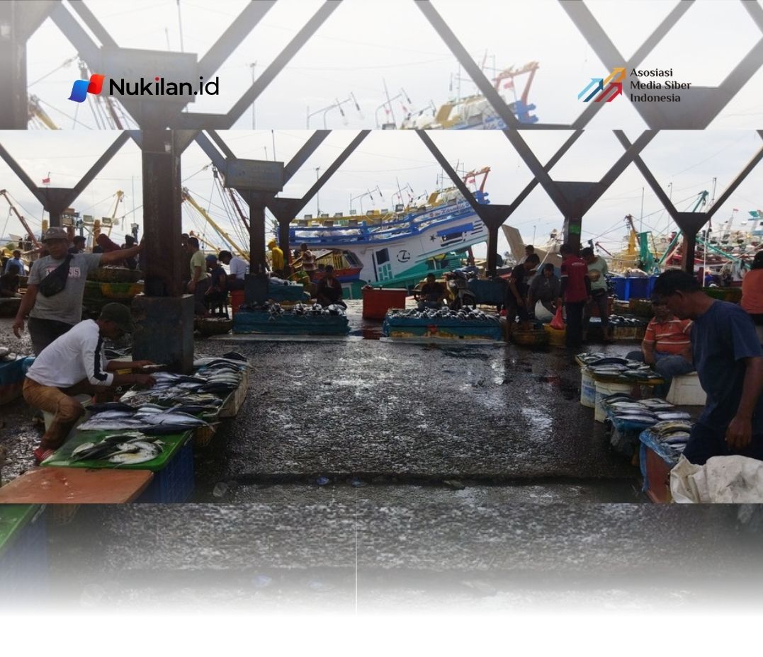 Aktivitas jual-beli ikan di TPI Lampulo, Banda Aceh. (Foto: Nukilan/Sammy)