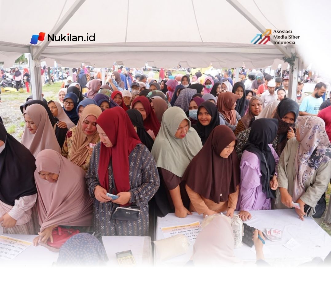 Pasar Tani Aceh Roadshow 2026 yang digelar di Lapangan Ex Kanca BRI, depan SMP Negeri 1 Meulaboh, Kecamatan Johan Pahlawan, Kabupaten Aceh Barat, Rabu (24/6/2026), sukses menarik antusiasme masyarakat dan membukukan omzet penjualan sebesar Rp141.991.000 dalam waktu sekitar empat jam. (Foto: For Nukilan)