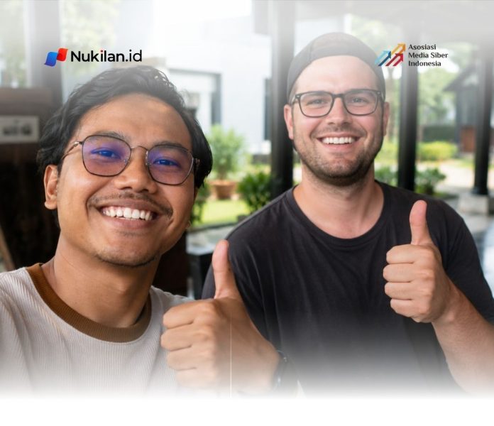 Penulis dan Tom