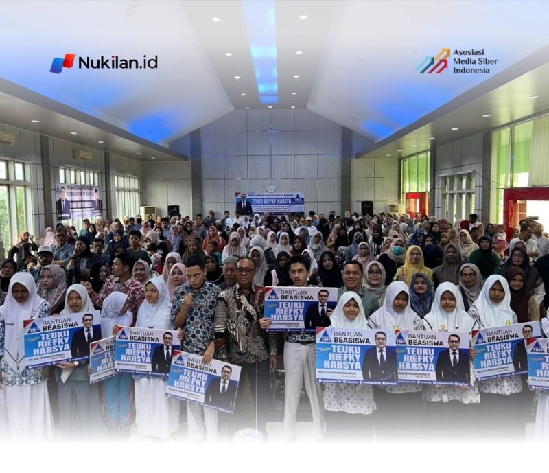 Penyerahan beasiswa PIP usulan Teuku Riefky Harsya secara simbolis di SMK-SMTI Banda Aceh, pada Rabu 10 Juni 2026. (Foto: Nukilan/Rezi)