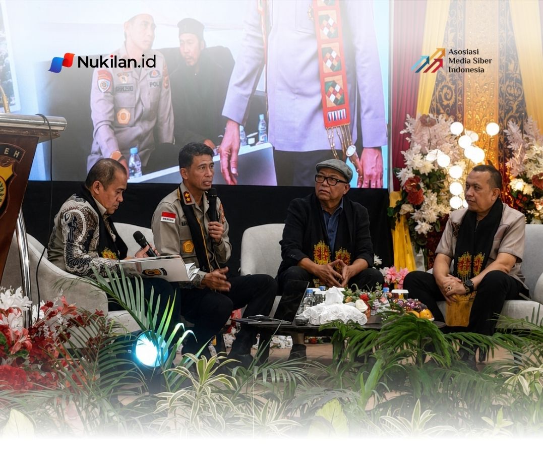 Kapolda Aceh, Irjen Pol Marzuki Ali Basyah, resmi meluncurkan buku berjudul “Polda Aceh Meutuah: Sabe Ta Jaga Aceh Mulia” dalam sebuah acara yang berlangsung di Ballroom BSI Landmark, Banda Aceh, Rabu (3/6/2026). (Foto: Nukilan/Akil)