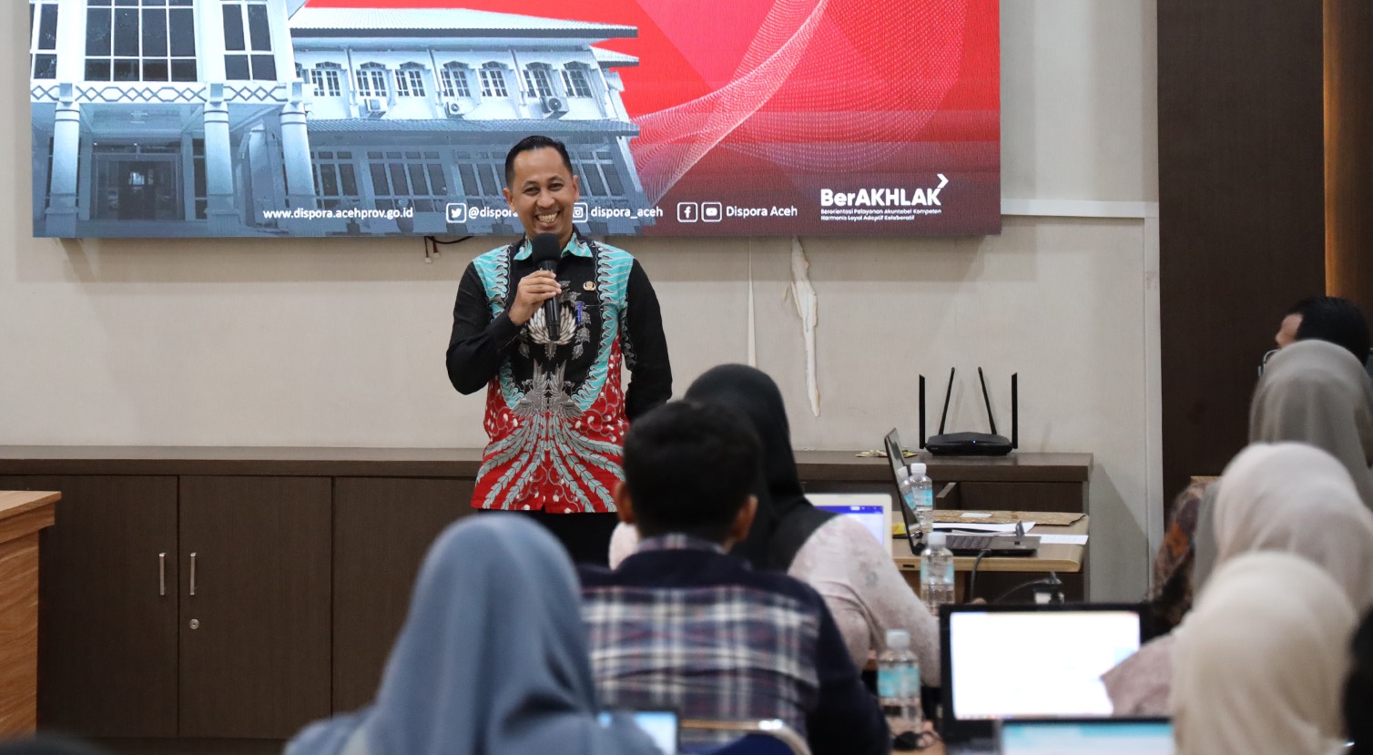 Dinas Pemuda dan Olahraga (Dispora) Aceh menggelar Pelatihan Analisis Jabatan dan Evaluasi Jabatan serta Pengisian E-Kinerja bagi para pegawai di lingkungan instansi tersebut. (Foto: For Nukilan)