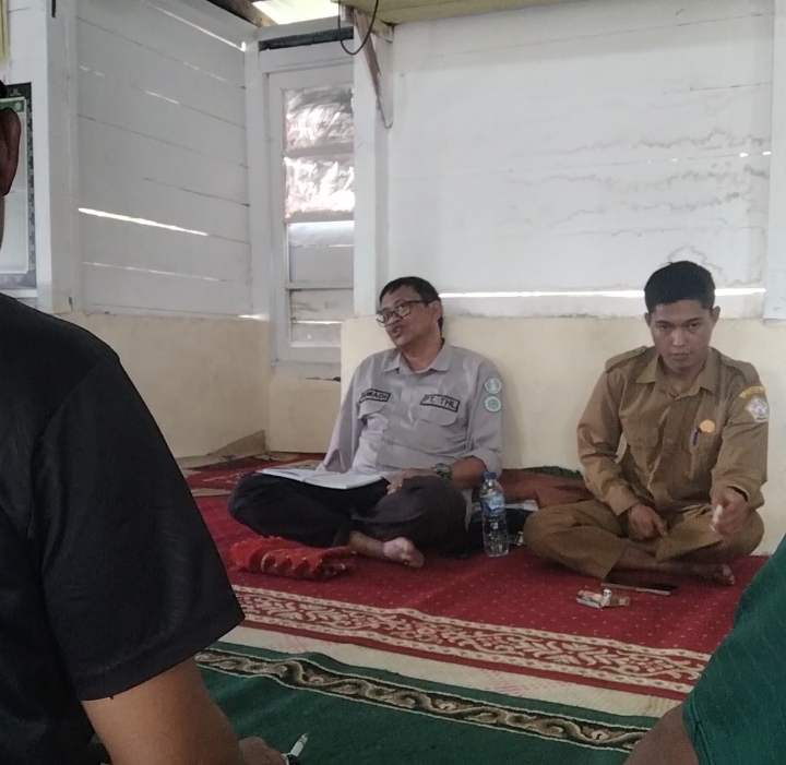 Pertemuan warga Serule dengan perwakilan PT THL di Kampung Serule, Kecamatan Bintang, Gayo Lues. (Foto: Dok warga)