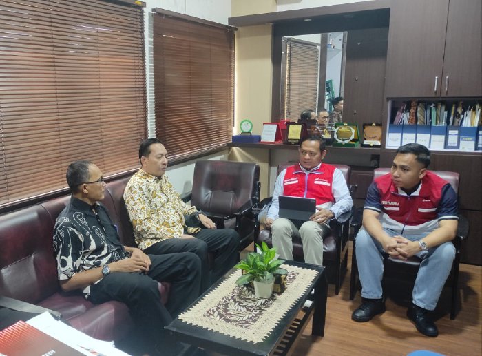 Dinas Energi dan Sumber Daya Mineral (ESDM) Aceh bersama PT Pertamina Patra Niaga Regional Aceh dalam pertemuan yang berlangsung di ruang kerja Kepala Bidang Minyak dan Gas Bumi Dinas ESDM Aceh, Kamis (4/6/2026). (Foto: Dinas ESDM Aceh)