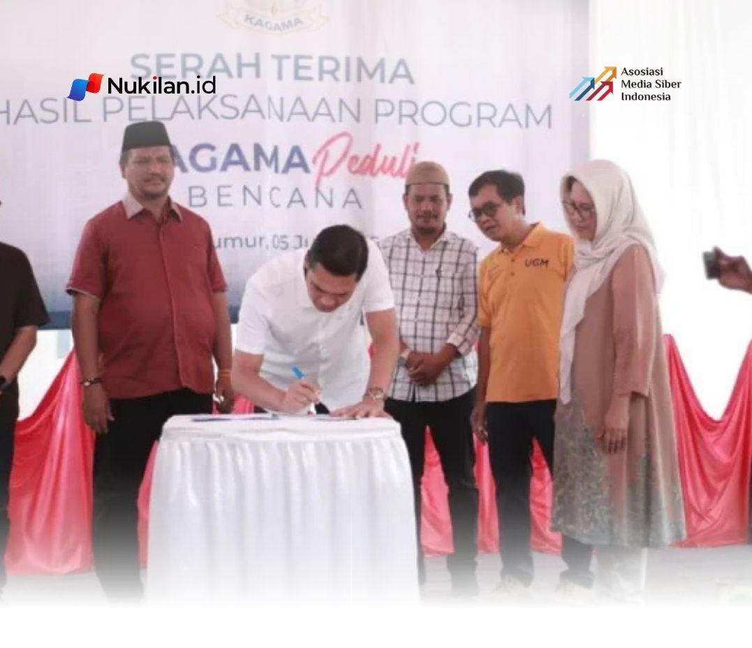 Serah terima 26 unit hunian sementara (huntara) hasil pelaksanaan program KAGAMA Peduli Bencana, Minggu 5 Juli 2026 (Foto: Humas Setda Aceh)