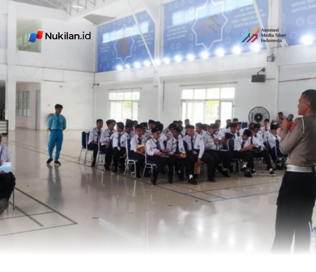 Satuan Lalu Lintas Polres Aceh Timur mengajak para pelajar MAN Insan Cendekia untuk membangun budaya tertib berlalu lintas sejak dini (Foto: dok/Humas Polres)
