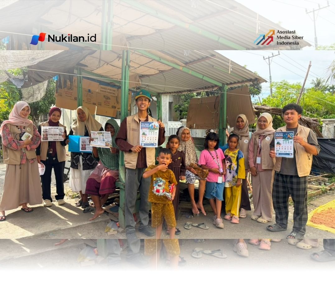 Mahasiswa Kuliah Kerja Nyata (KKN) Universitas Syiah Kuala (USK) Kelompok Reguler 11 Periode XXIX mengedukasi masyarakat Gampong Cut Langien, Kecamatan Bandar Baru, Kabupaten Pidie Jaya, mengenai pentingnya Tas Siaga Bencana dan GERADAM (Gerakan Administrasi Dokumen Aman), Rabu (22/7/2026). (FOTO: FOR NUKILAN)