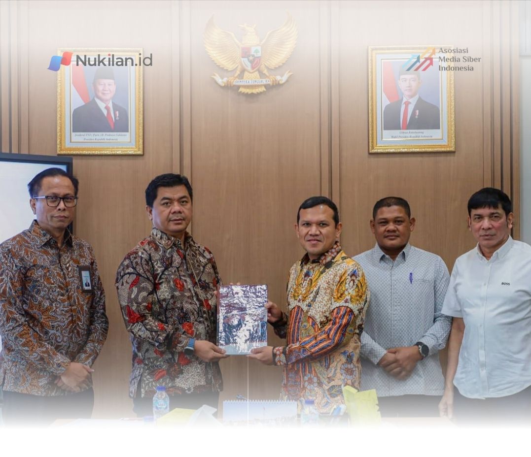 Wakil Gubernur Aceh H. Fadhlullah menghadiri pertemuan dengan Wakil Menteri Sekretaris Negara Juri Ardiantoro di Kantor Sekretariat Negara, Jakarta, Jumat (24/7/2026), guna membahas implementasi Nota Kesepahaman (MoU) Helsinki. (Foto: For Nukilan)