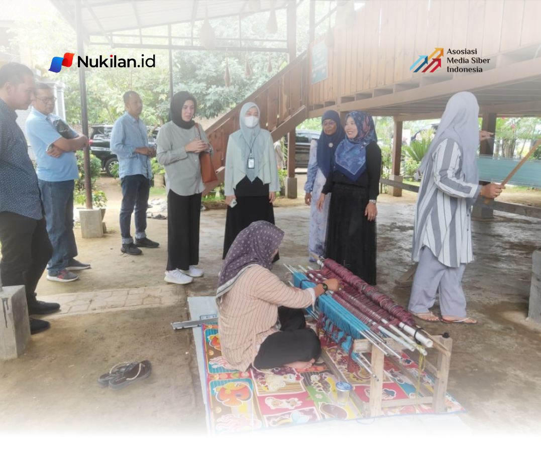 Rumah Tenun Mutiara Songket di Aceh Besar.
