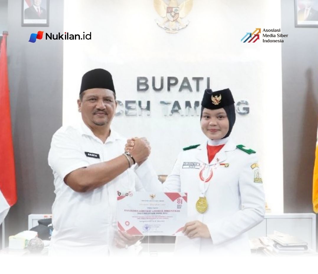 Bupati Aceh Tamiang, Irjen. Pol (P) Drs. Armia Pahmi, MH, menyambut kepulangan anggota Pasukan Pengibar Bendera Pusaka (Paskibraka) Nasional asal Aceh Tamiang, Zilquenssa Abintary Laudicia Simatupang, Rabu (26/8/2026). (Foto: Humas Aceh Tamiang)