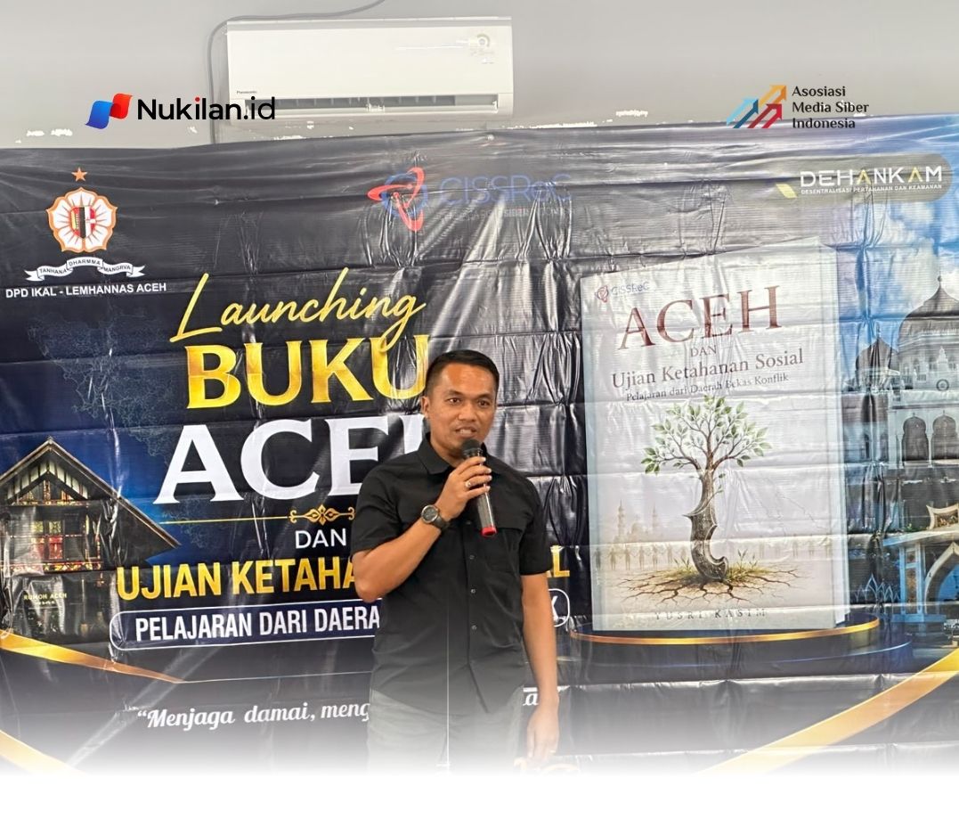 Yusri Kasim dalam kegiatan launching buku berjudul Aceh dan Ujian Ketahanan Sosial: Pelajaran dari Daerah Bekas Konflik di Banda Aceh, pada Selasa 25 Agustus 2026. (Foto: Nukilan/Rezi)