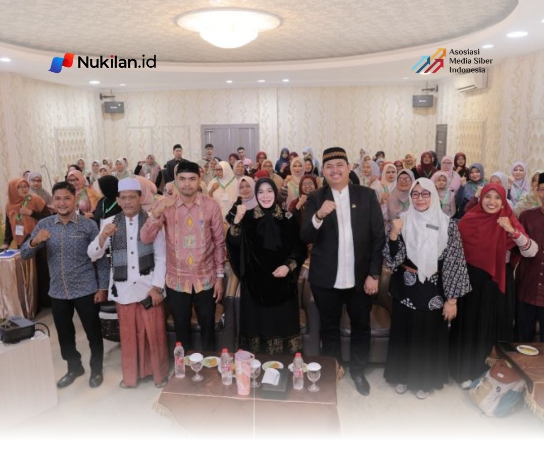 Wali Kota Banda Aceh Illiza Sa’aduddin Djamal membuka Pelatihan Pembinaan Majelis Taklim Perempuan di Hotel Kumala, Gampong Lamteh, Jumat, 21 Agustus 2026. (Foto: For Nukilan)