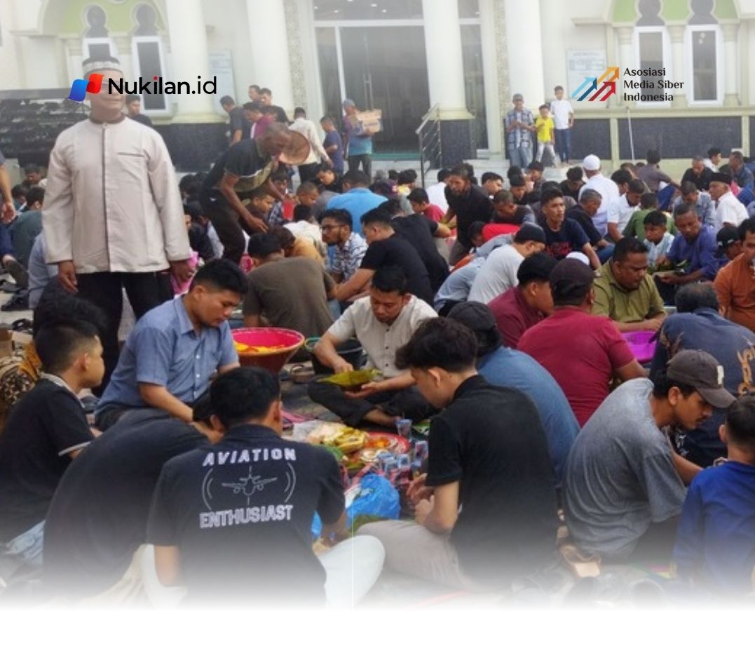 Kenduri maulid nabi di Gampong Tanjung Selamat, Kecamatan Darussalam, Aceh Besar. (Foto: Nukilan/Sammy)