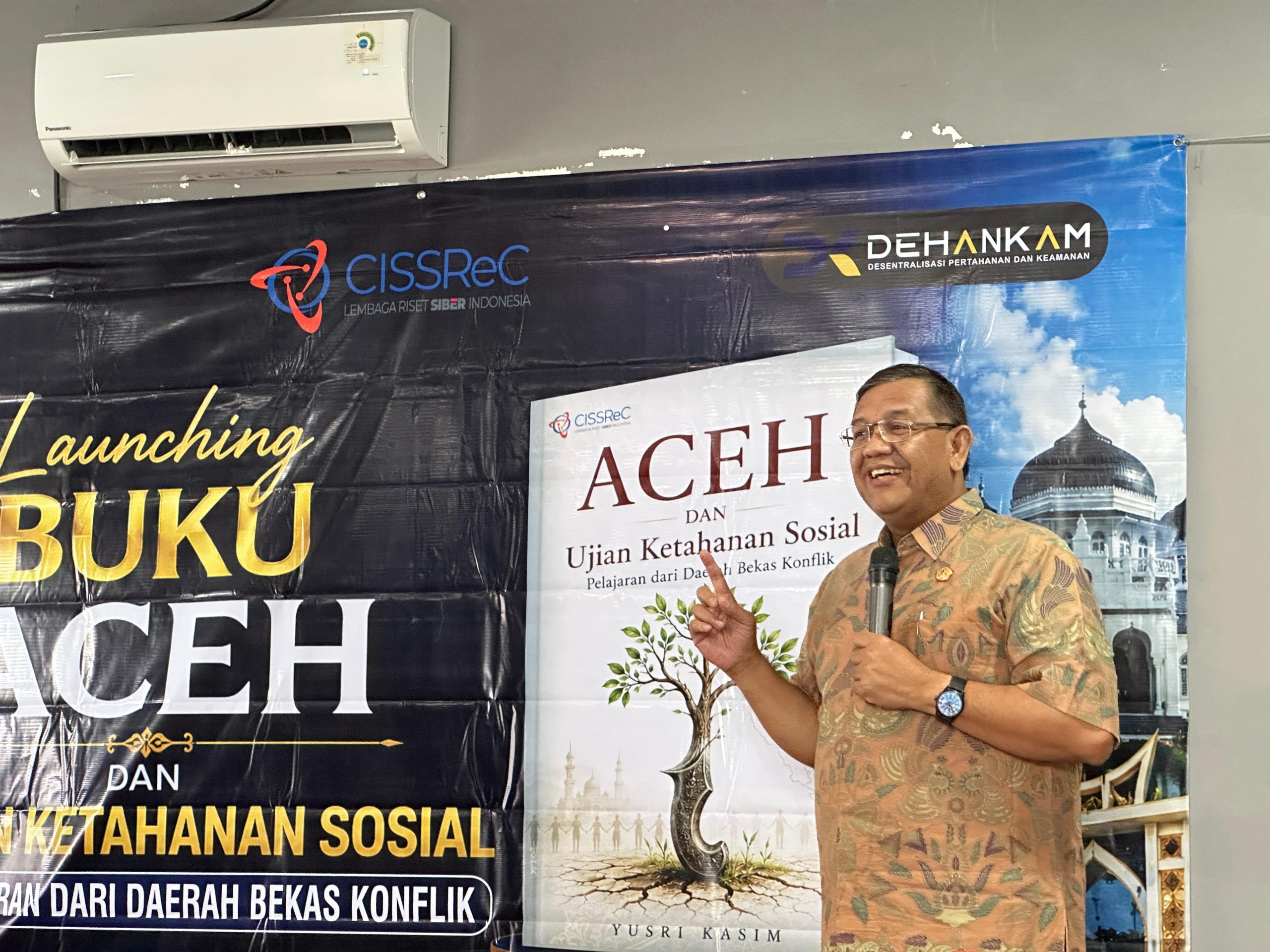 Ketua Dewan Pengurus Daerah (DPD) Ikatan Keluarga Alumni Lemhannas (IKAL Lemhannas) Provinsi Aceh, Prof. Dr. Syahrizal Abbas. (Foto: Nukilan/Rezi)