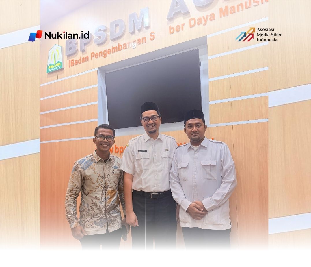 Plt. Ketua Majelis Pendidikan Daerah (MPD) Aceh Selatan, Dr. Hifjir, M.Pd., bersama Direktur MUQ Aceh Selatan, Tgk. Dr. (Cand.) Muhammad Ridho Agung, S.Pd., M.Ag., dengan Kepala Badan Pengembangan Sumber Daya Manusia (BPSDM) Aceh, Marthunis, S.T., D.E.A. (Foto: For Nukilan)