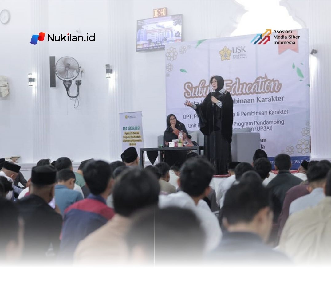 Wali Kota Banda Aceh Illiza Sa’aduddin Djamal memberikan motivasi kepada sekitar 2.500 mahasiswa Universitas Syiah Kuala (USK) dalam kegiatan Subuh Education di Masjid Jamik Darussalam USK, Banda Aceh, Minggu (20/9/2026). (Foto: For Nukilan)