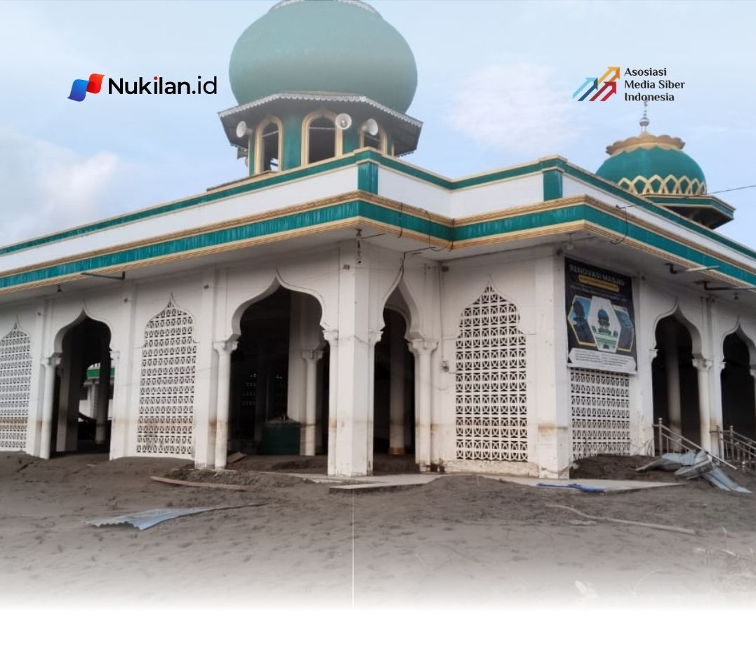 Masjid Al Mujahidin Cot Ara Kutablang, Kabupaten Bireuen Saat Terjadi Bencana Hidrometeorologi di Aceh Tahun Lalu. (Foto: Kemenag)