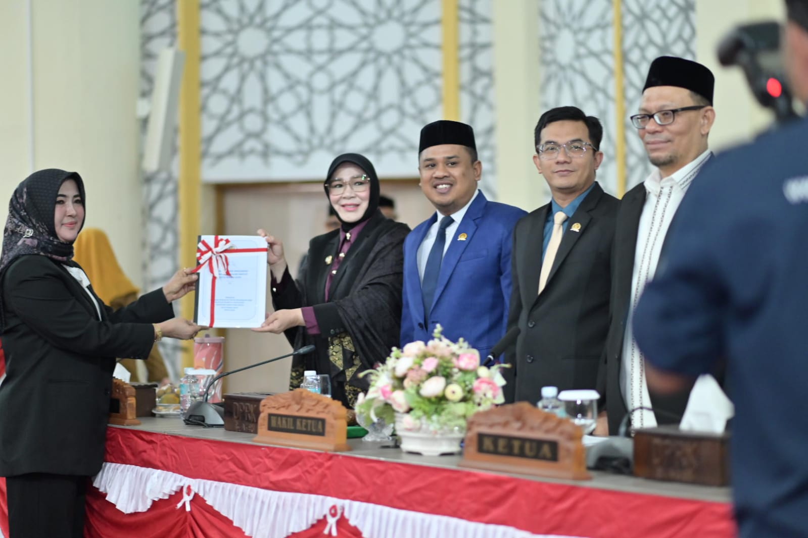 Banggar DPRK Banda Aceh Soroti PAD, Kinerja OPD hingga Kehadiran Kepala Dinas. (Foto: DPRK BANDA ACEH)