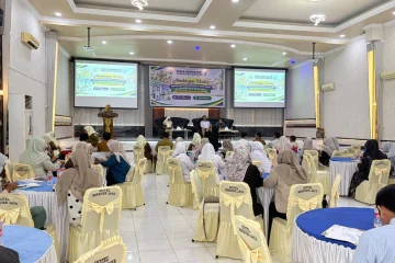 Bimbingan teknis perizinan dan pengelolaan obat yang diikuti 70 tenaga kefarmasian di Aula Bireuen Jaya Hotel, Kabupaten Bireuen. (Foto: Dok BBPOM Aceh)